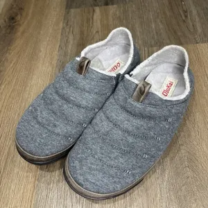 Olukai Mahana Slippers House Shoes Loafers Men's 8 Gray Quilted Terry Lined