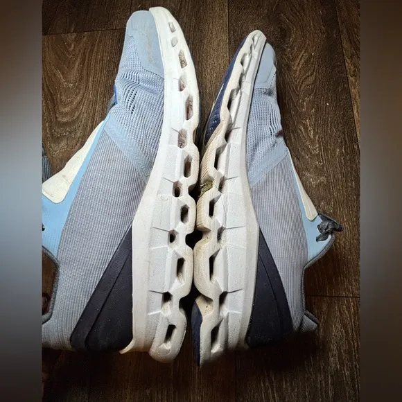 On Cloud Mens Swiss Engineering Cloudstratus Gray Running Shoes Sneakers Sz 10.5
