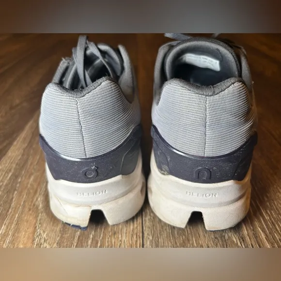 On Cloud Mens Swiss Engineering Cloudstratus Gray Running Shoes Sneakers Sz 10.5
