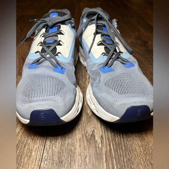 On Cloud Mens Swiss Engineering Cloudstratus Gray Running Shoes Sneakers Sz 10.5