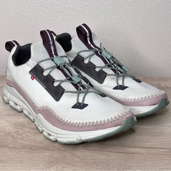 On Cloudaway Running Shoes Ice/Moss Women's Size 10
