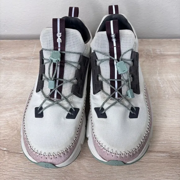 On Cloudaway Running Shoes Ice/Moss Women's Size 10