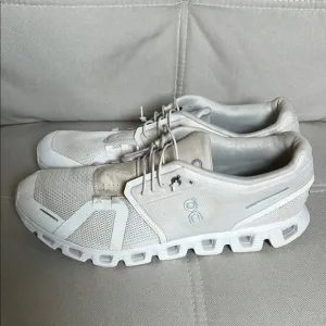 ON Running Cloud 5 Men’s White Running Shoes Size 12