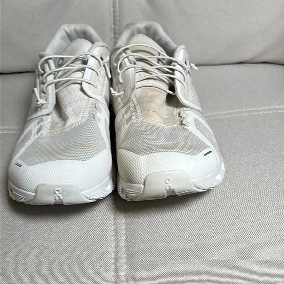 ON Running Cloud 5 Men’s White Running Shoes Size 12