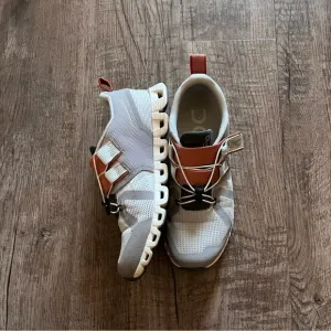 On Running Gray and Orange Sneakers nexus women Sz. 8