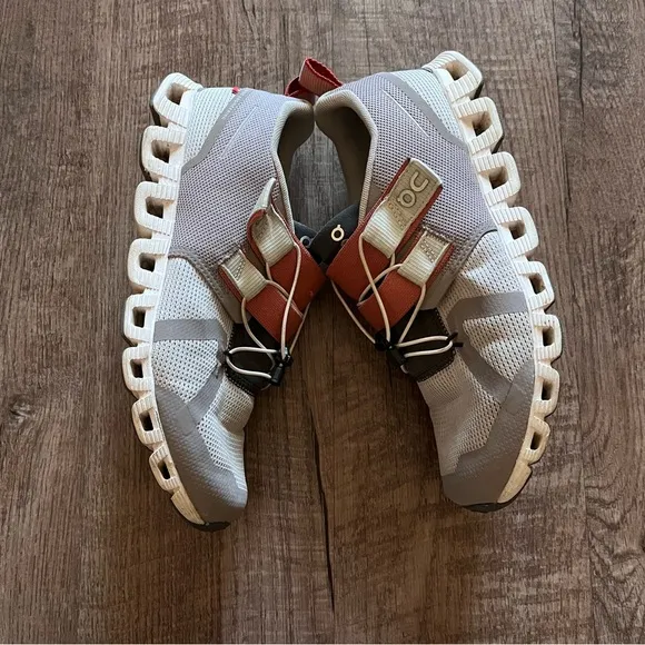On Running Gray and Orange Sneakers nexus women Sz. 8