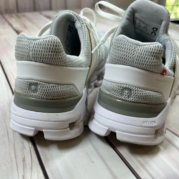 On Running Gray and White Athletic Shoes with Cushioned Sole. Women’s Size 9.