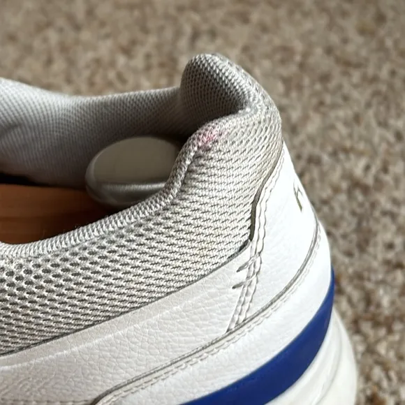 On Running Men’s The Roger Centre Court White Indigo Sneakers Shoes Cloudtec