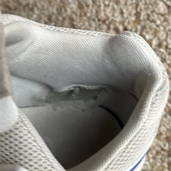 On Running Men’s The Roger Centre Court White Indigo Sneakers Shoes Cloudtec