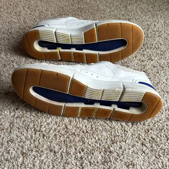 On Running Men’s The Roger Centre Court White Indigo Sneakers Shoes Cloudtec