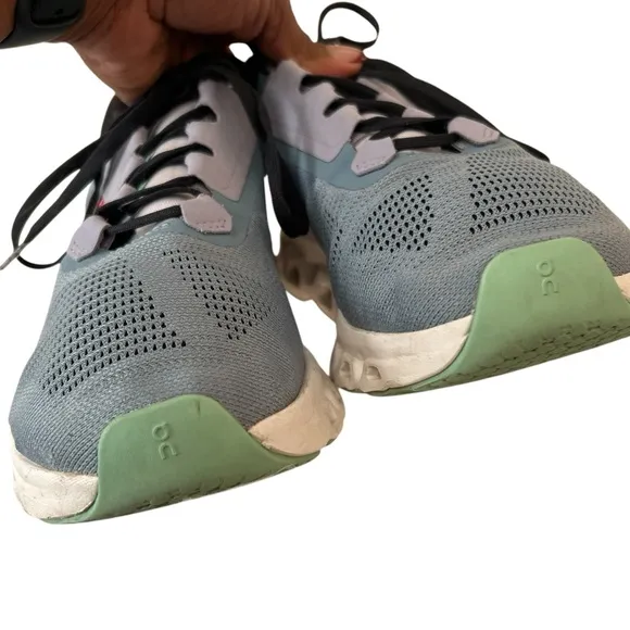 ON Women's Cloudstratus 3 Running Athletic Shoes Womens Size 9.5