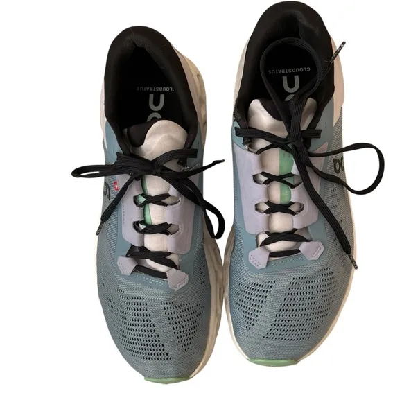 ON Women's Cloudstratus 3 Running Athletic Shoes Womens Size 9.5