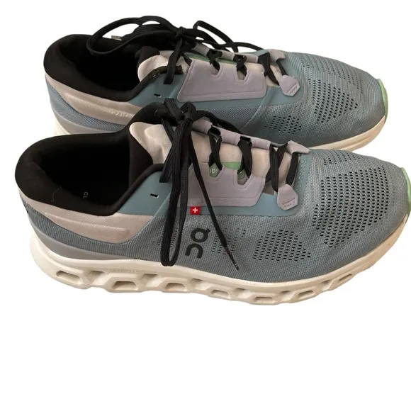 ON Women's Cloudstratus 3 Running Athletic Shoes Womens Size 9.5