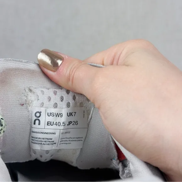 OnCloud Running Cloudmonsters (Women’s 9)