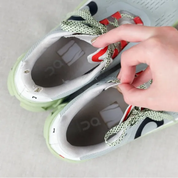 OnCloud Running Cloudmonsters (Women’s 9)