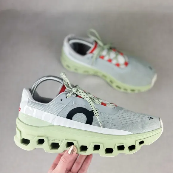 OnCloud Running Cloudmonsters (Women’s 9)