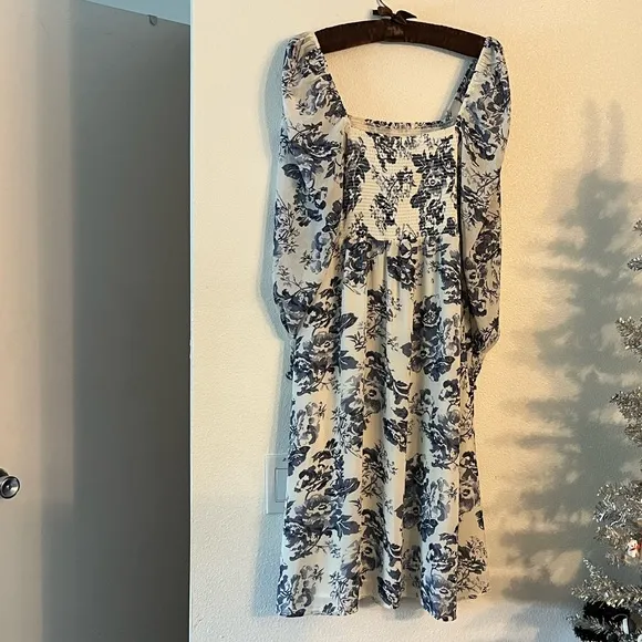 {OPT} Anthropologie Brand New Classic Smocked Midi Dress