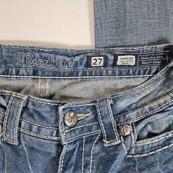 OUT OF STOCK Miss Me Jeans Womens Size 27 Signature Boot Embroidered