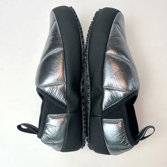 P448 Lady Slip-On Sneaker Slippers Silver Sz EU 36, US 6-6.5