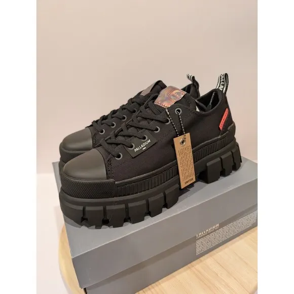 Palladium Revolt Lo Tx Round Toe Platform Shoes Lace Womens Size 6.5 Black New
