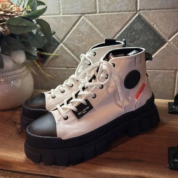 Palladium Revolt Hi TX Star White Platform Shoes - 9 - Great Condition