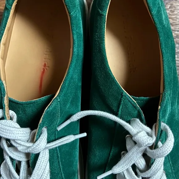 Paul Frederick~Men’s Size 10 Suede Green Low-Top Lace Up Sneaker Shoes