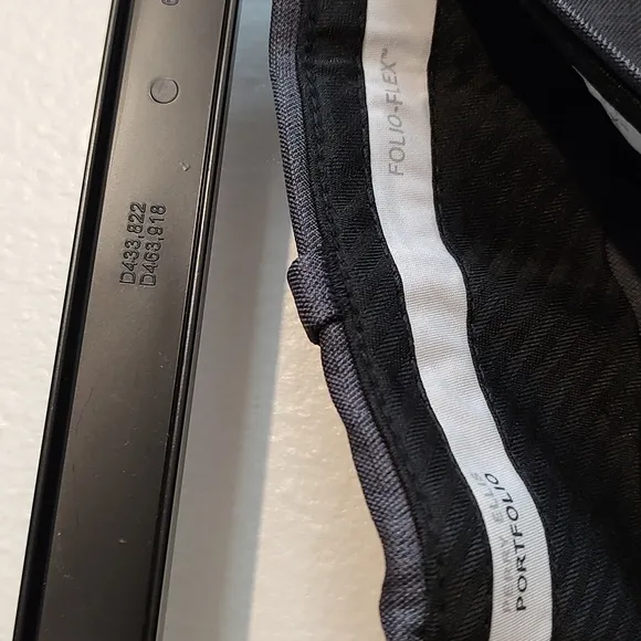 Perry Ellis Portfolio Men's Gray Modern Fit Slacks Size 44x34.  Make An Offer
