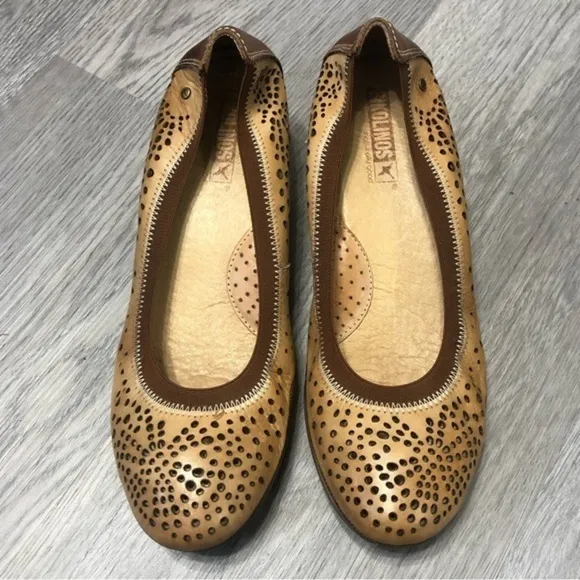Pikolinos Round Toe Beige Wedge Leather Shoes 7
