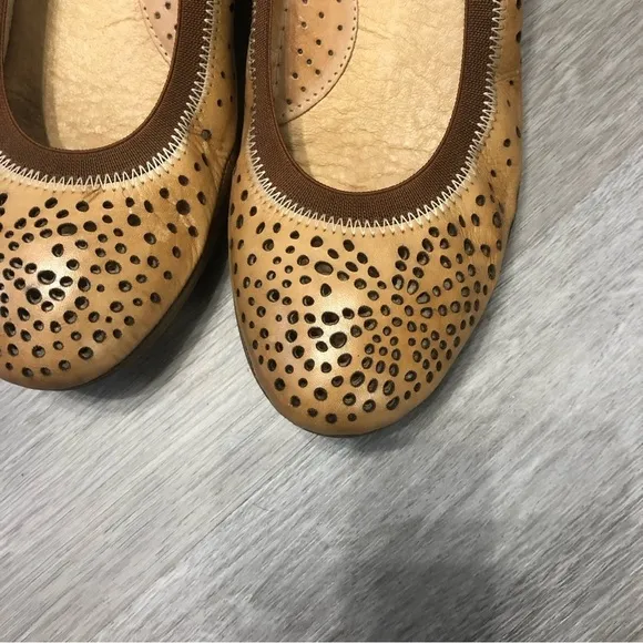 Pikolinos Round Toe Beige Wedge Leather Shoes 7