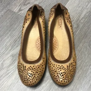 Pikolinos Round Toe Beige Wedge Leather Shoes 7