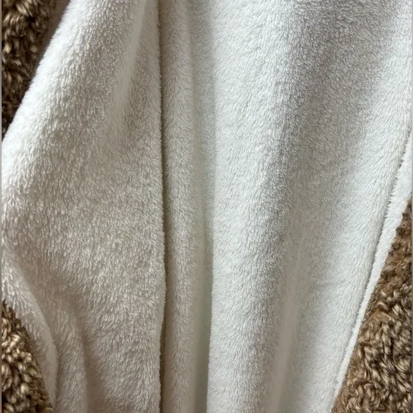 Pottery Barn Classic Hooded Luxury RobeCaramel Trim · Medium