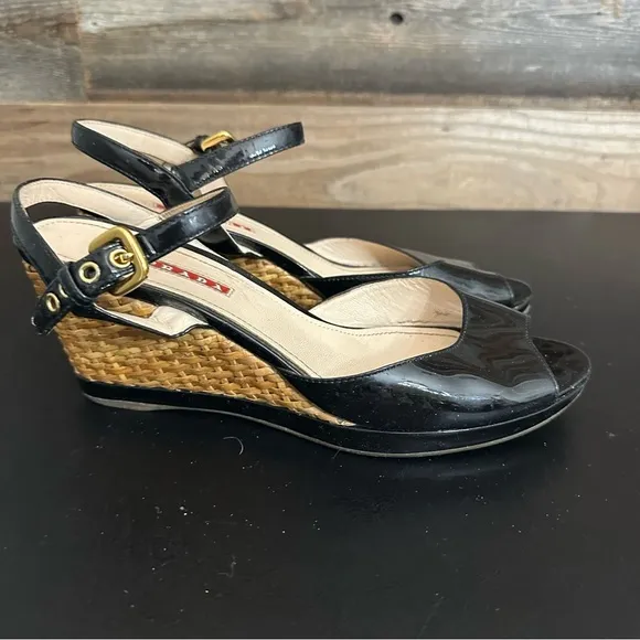 PRADA Womens Patent Leather Peep Toe Buckled Platform Sandals Black EU 40 Read