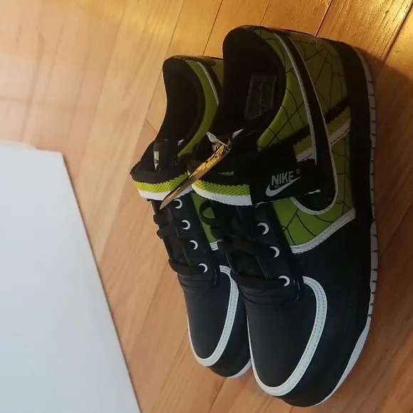 PRICE DROP! Nike Vandal Low ‘Glow In The Dark Spiderweb’ 6.5Y/8W Halloween Rare