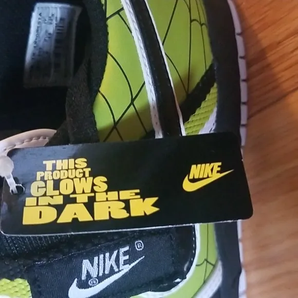 PRICE DROP! Nike Vandal Low ‘Glow In The Dark Spiderweb’ 6.5Y/8W Halloween Rare