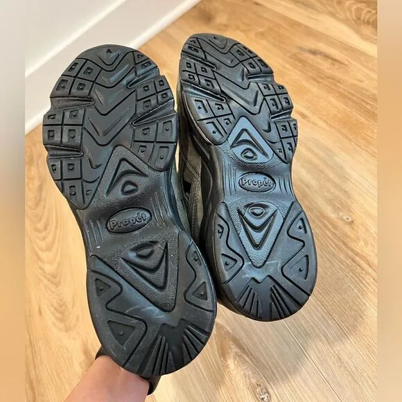 PROPET Gray Stability Walker Shoes Size 7.5