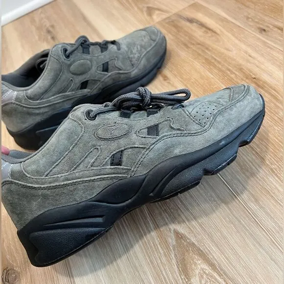 PROPET Gray Stability Walker Shoes Size 7.5