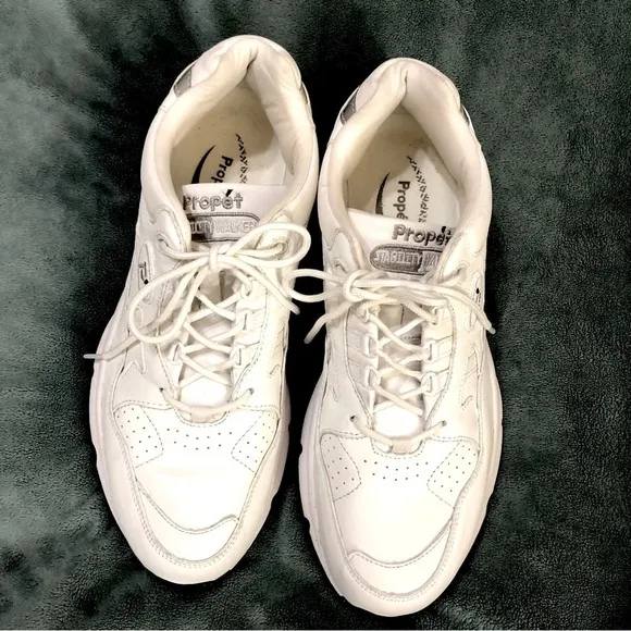 Propet Men’s White Leather Stability Laced Walker Therapeutic Sneaker size 11.5