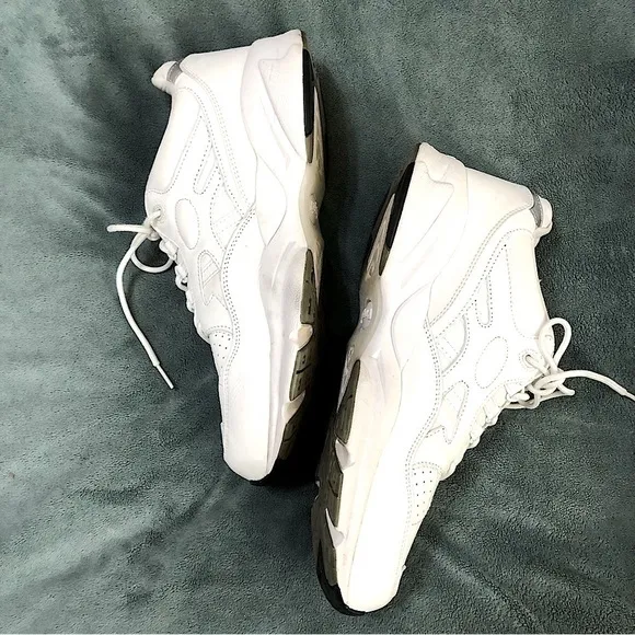 Propet Men’s White Leather Stability Laced Walker Therapeutic Sneaker size 11.5