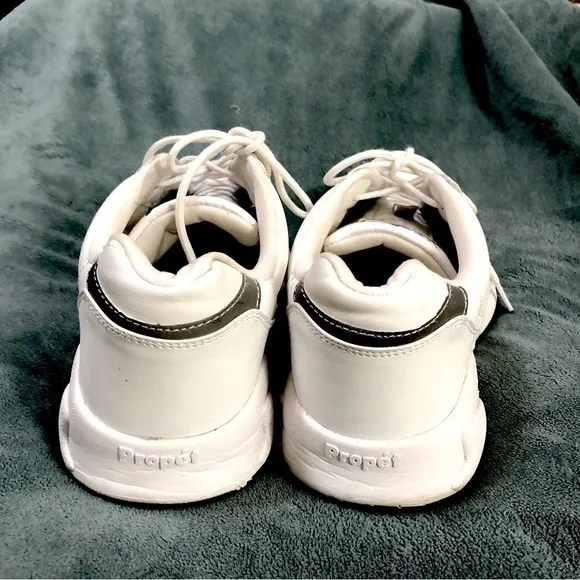 Propet Men’s White Leather Stability Laced Walker Therapeutic Sneaker size 11.5