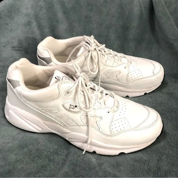 Propet Men’s White Leather Stability Laced Walker Therapeutic Sneaker size 11.5