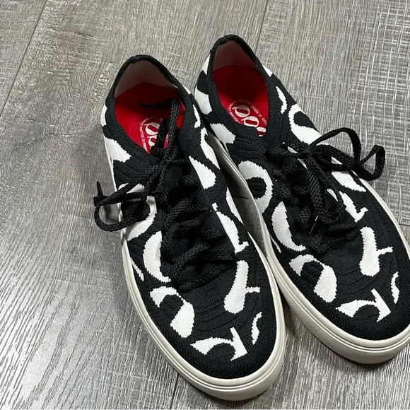 Proto Collective Sneakers Size 39  US 7.5 women