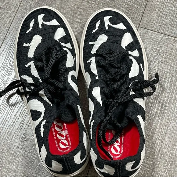 Proto Collective Sneakers Size 39  US 7.5 women