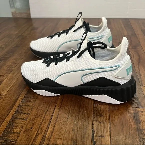 Puma sneakers Defy White Black Aqua chunk soles Women’s 7