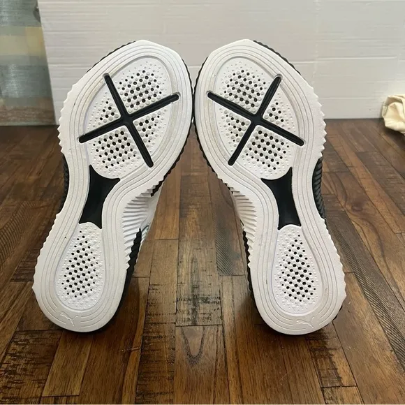 Puma sneakers Defy White Black Aqua chunk soles Women’s 7