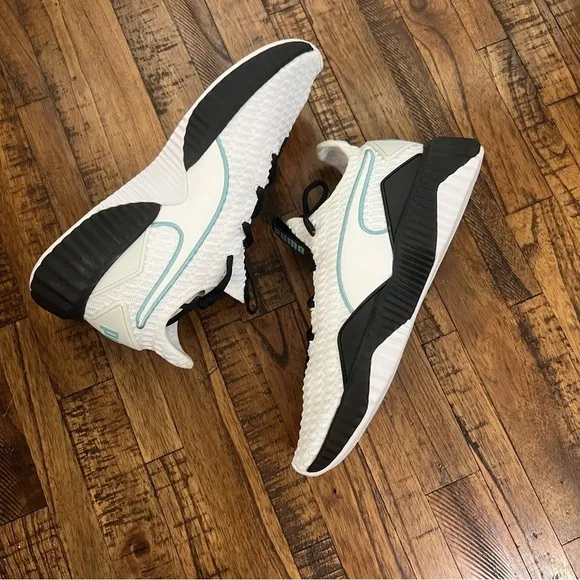 Puma sneakers Defy White Black Aqua chunk soles Women’s 7