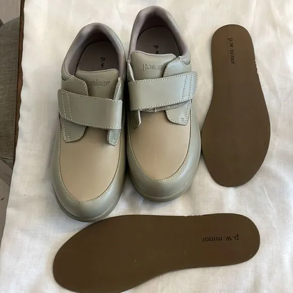 P.W. MINOR CLAY TAUPE LEATHER COMFORT SHOES.  NEW
