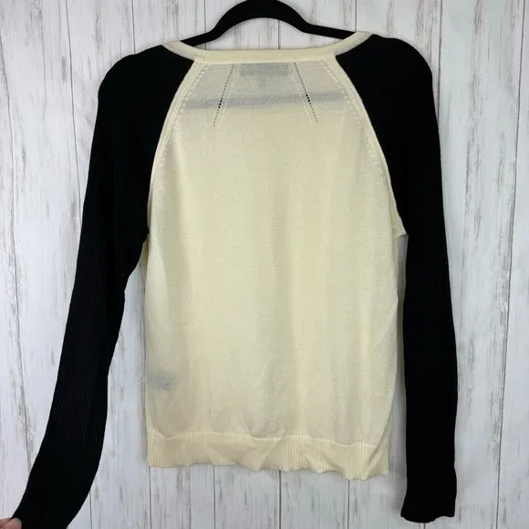 Rag and Bone classic white and black sweater Medium.
