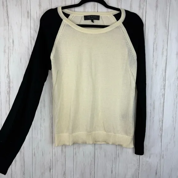 Rag and Bone classic white and black sweater Medium.