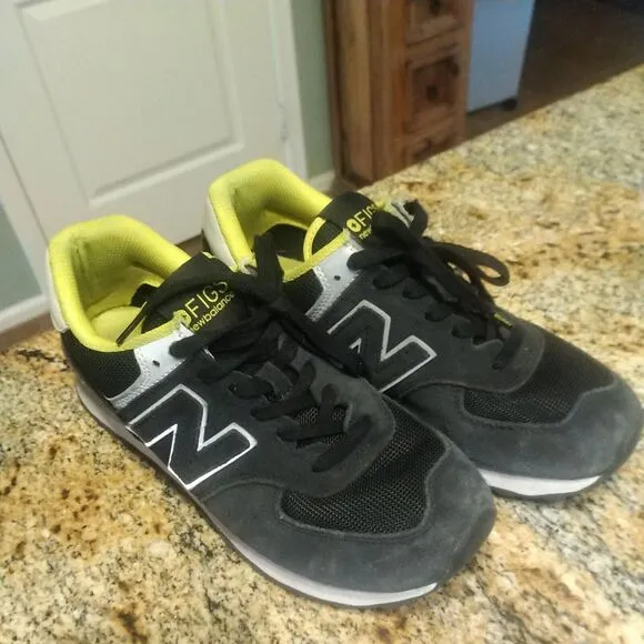 Rare New balance Classic Figs WL574FIG Womens Shoes Sneakers Size 9.5