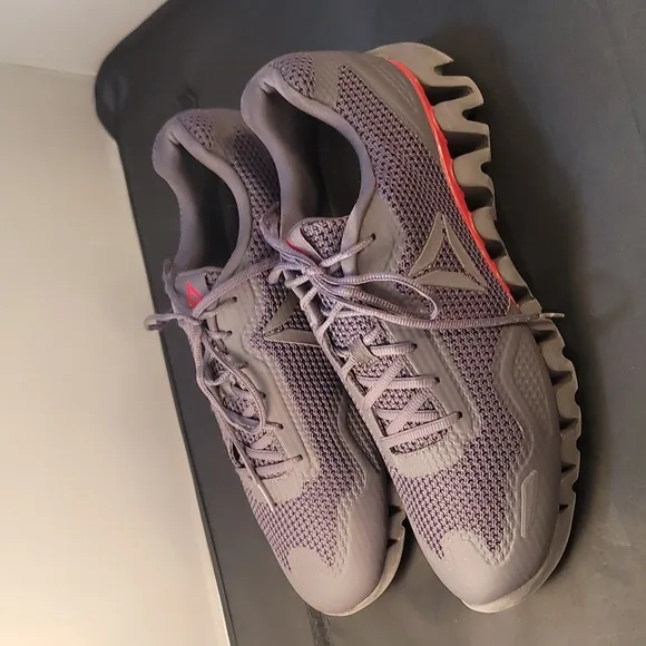 REEBOK MEN'S ZIGPULSE-SE  RUNNING SNEAKER  SHOE